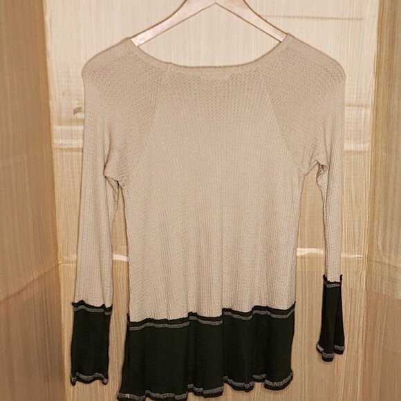 Twenty Second Womens Cream Green Distressed Thermal Tunic Top Large - Picture 2 of 5